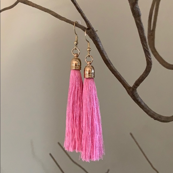 Pink tassel earrings - Picture 2 of 3